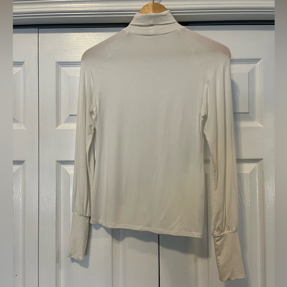 White Vintage Turtleneck Top - Picture 4 of 5